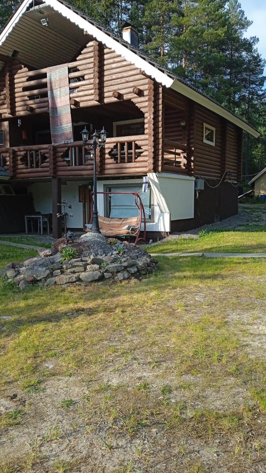 Viihtyisae Hirsimoekki Jaerven Rannalla Siikainen Exterior foto
