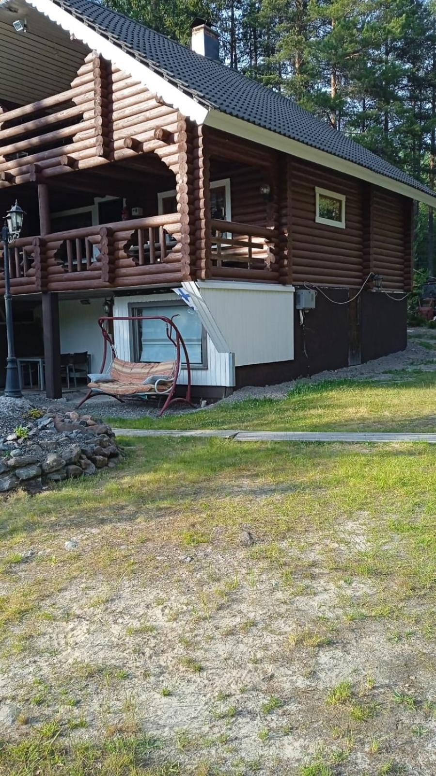 Viihtyisae Hirsimoekki Jaerven Rannalla Siikainen Exterior foto